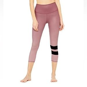 Alo Yoga high-waist airbrush Capri 7/8 leggings in printed pink